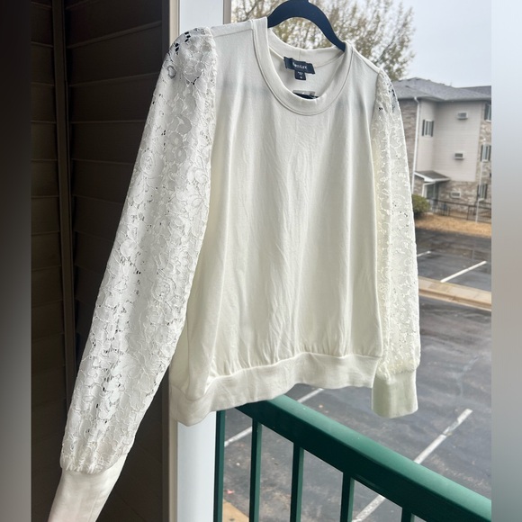 🆕 Karen Kane Lace Sweatshirt Top White Cream Medium Feminine Casual Sweater - Picture 6 of 14